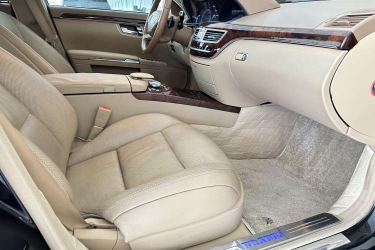 Used Brabus S-Class 2011 38S Interior 8