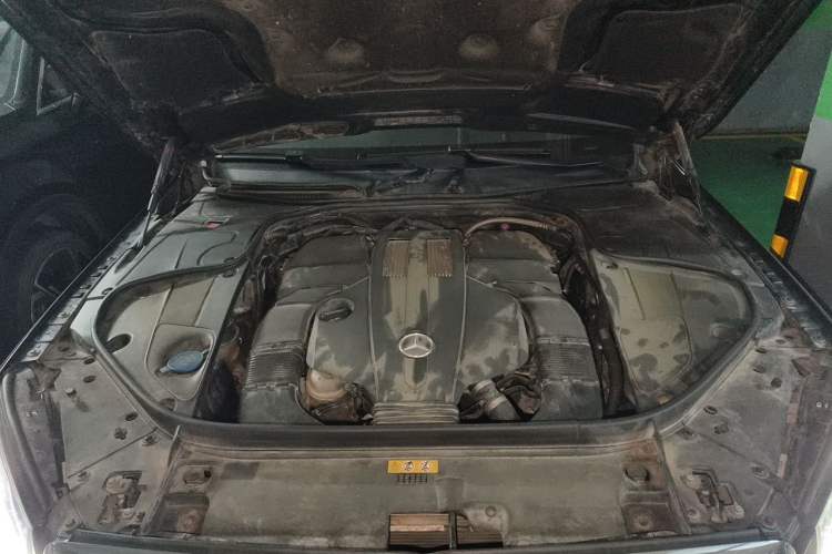 Used Brabus S-Class  Engine Bay