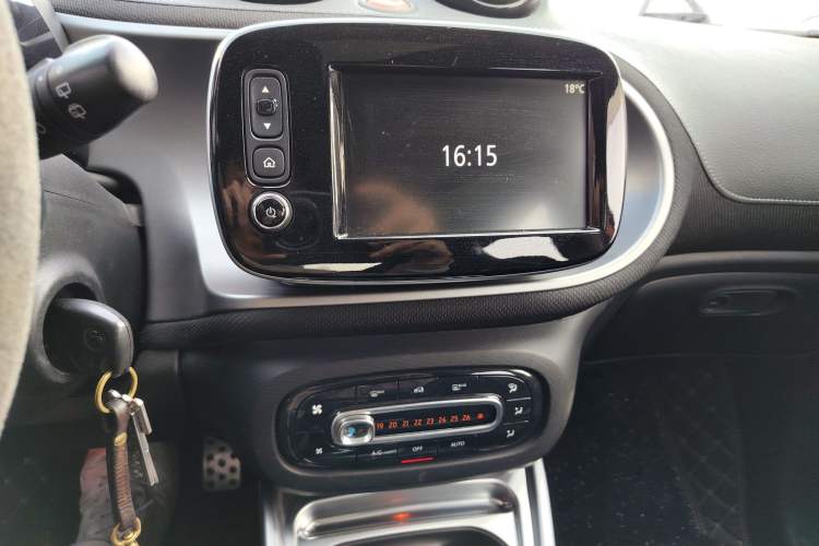 Used Brabus smart forfour 2017 BRABUS Xclusive Audio And AC Panel