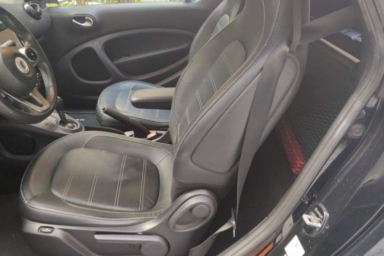 Used Brabus smart fortwo  Left Front Seat