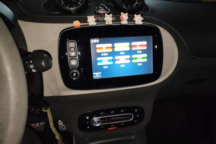 Used Brabus smart fortwo 2018 0.9T Hardtop BRABUS Xclusive Audio And AC Panel