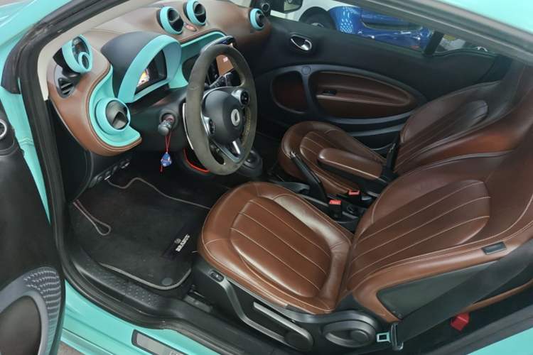 Used Brabus smart fortwo 2018 0.9T BRABUS Tailor-Made Convertible—Exclusively Customized Driver Seat