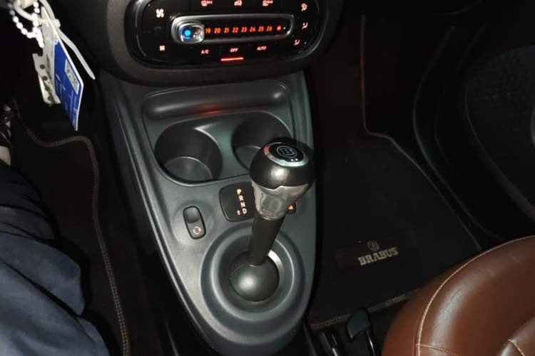 Used Brabus smart fortwo 2018 0.9T BRABUS Tailor-Made Convertible—Exclusively Customized Gear Lever