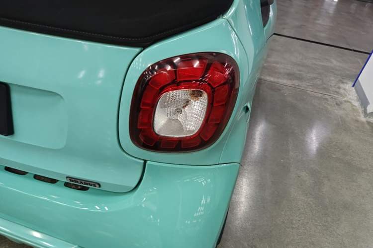 Used Brabus smart fortwo 2018 0.9T BRABUS Tailor-Made Convertible—Exclusively Customized Right Rear Taillight