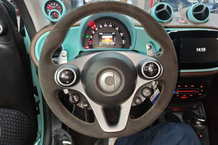 Used Brabus smart fortwo 2018 0.9T BRABUS Tailor-Made Convertible—Exclusively Customized Steering Wheel
