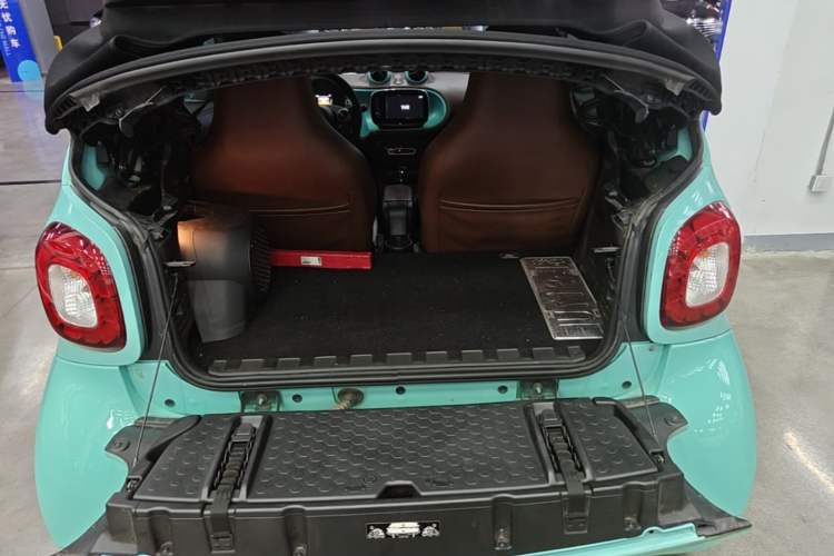 Used Brabus smart fortwo 2018 0.9T BRABUS Tailor-Made Convertible—Exclusively Customized Trunk