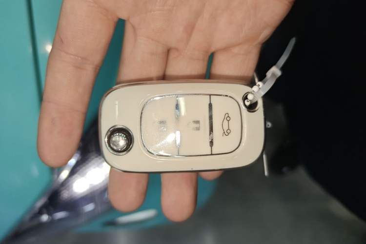 Used Brabus smart fortwo 2018 0.9T BRABUS Tailor-Made Convertible—Exclusively Customized Vehicle Key