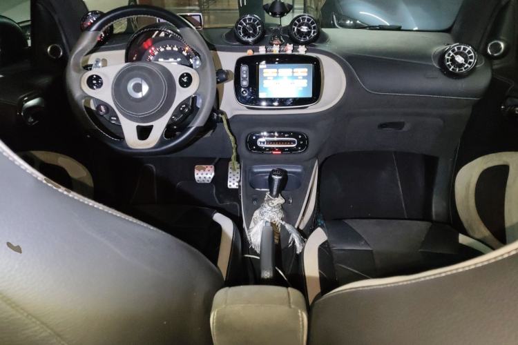 Used Brabus smart fortwo 2018 0.9T Hardtop BRABUS Xclusive Center Console