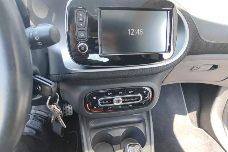 Used Brabus smart fortwo 2018 0.9T Hardtop BRABUS Xclusive Audio And AC Panel