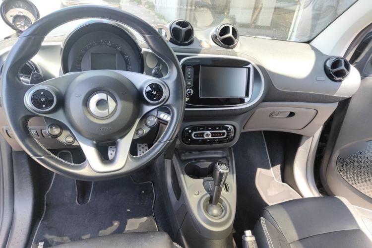 Used Brabus smart fortwo 2018 0.9T Hardtop BRABUS Xclusive Center Console
