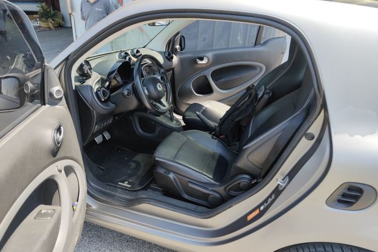 Used Brabus smart fortwo 2018 0.9T Hardtop BRABUS Xclusive Driver Seat