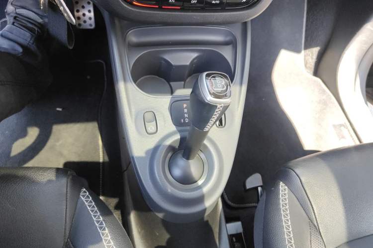 Used Brabus smart fortwo 2018 0.9T Hardtop BRABUS Xclusive Gear Lever