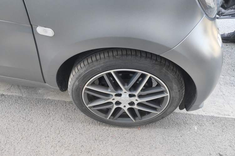 Used Brabus smart fortwo 2018 0.9T Hardtop BRABUS Xclusive Right Front Wheel Hub