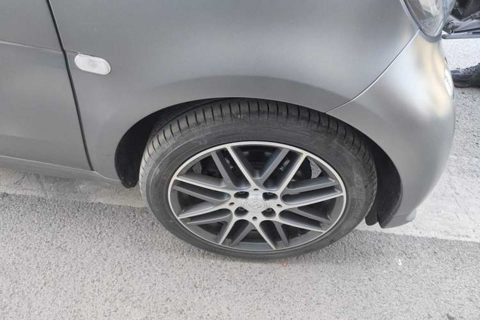 Used Brabus smart fortwo 2018 0.9T Hardtop BRABUS Xclusive Right Front Wheel Hub