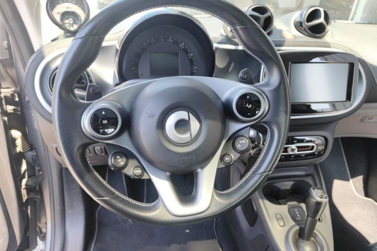 Used Brabus smart fortwo 2018 0.9T Hardtop BRABUS Xclusive Steering Wheel