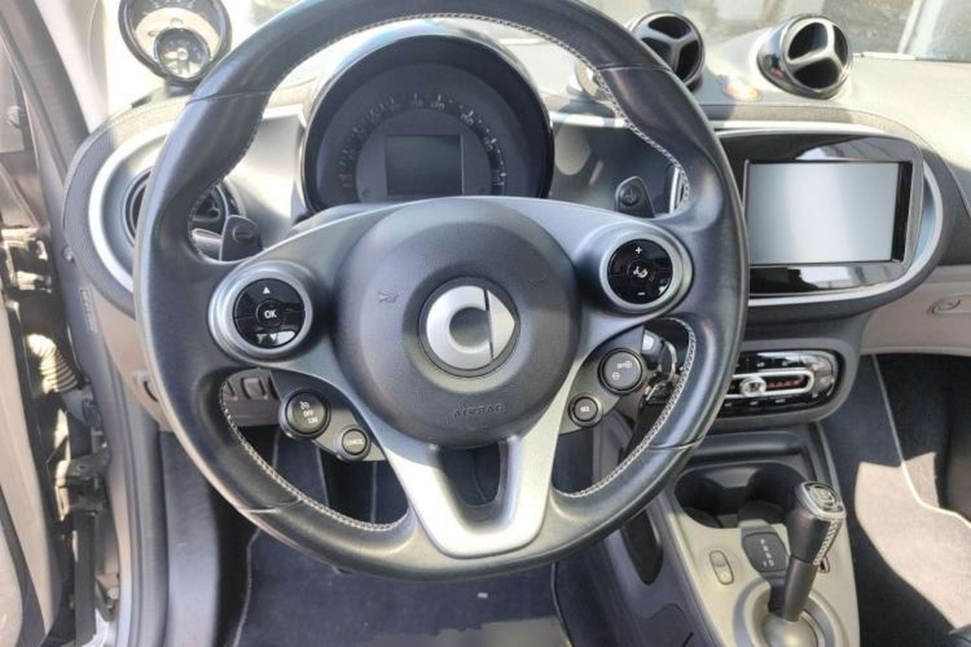 Used Brabus smart fortwo 2018 0.9T Hardtop BRABUS Xclusive Steering Wheel