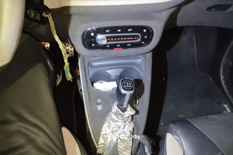Used Brabus smart fortwo 2018 0.9T Hardtop BRABUS Xclusive Gear Lever