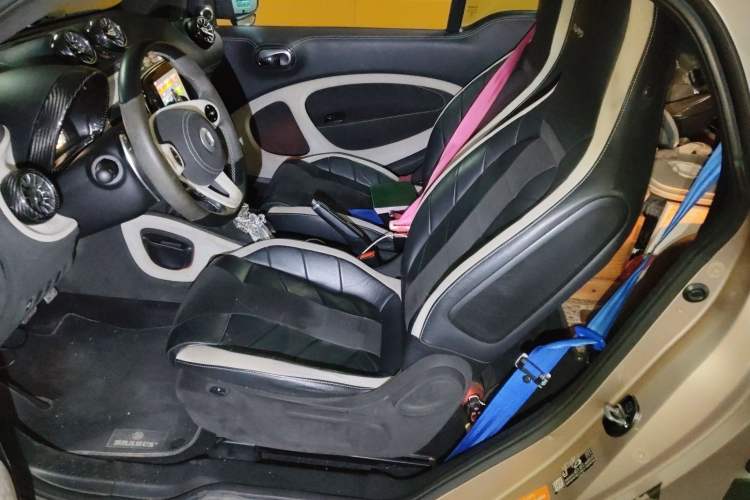 Used Brabus smart fortwo 2018 0.9T Hardtop BRABUS Xclusive Left Front Seat