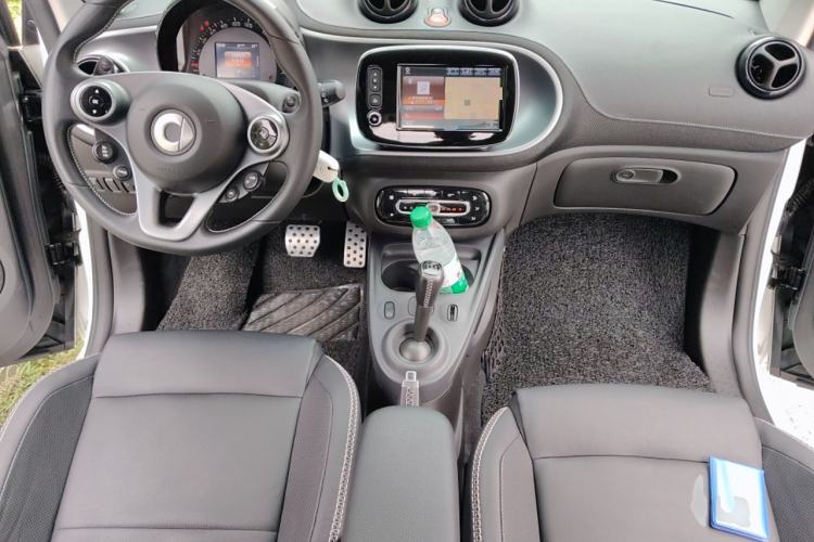 Used Brabus smart fortwo 2018 0.9T Hardtop BRABUS Xclusive Center Console
