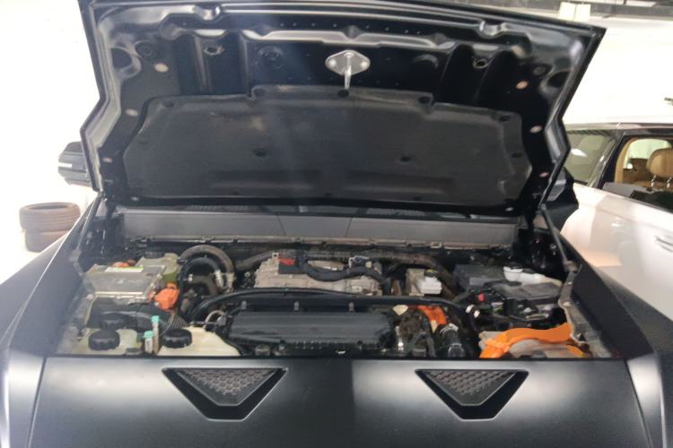 Used Brave warrior 917 2023 Range-Extended Base Model Engine Bay