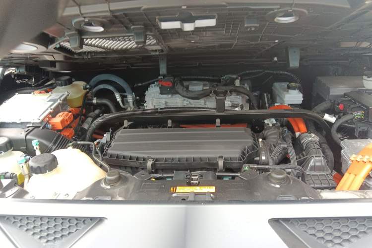 Used Brave warrior 917 2023 Range-Extended Base Model Engine Bay