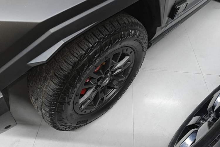 Used Brave warrior 917 2023 Range-Extended Founder Edition Exterior 4