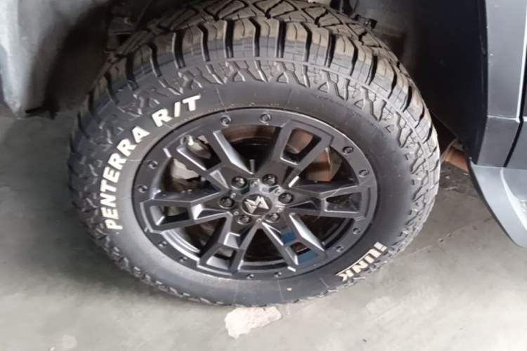 Used Brave warrior 917 2023 Range-Extended Base Model Exterior 5
