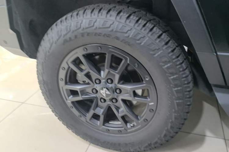 Used Brave warrior 917 2023 Range-Extended Base Model Exterior 5