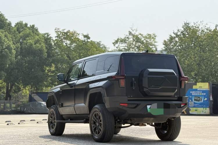 Used Brave warrior 917 2023 Range-Extended Base Model Exterior 9