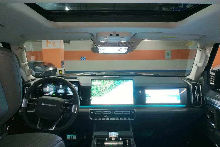 Used Brave warrior 917 2023 Range-Extended Base Model Headliner