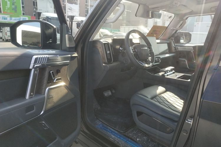 Used Brave warrior 917 2023 Range-Extended Base Model Interior 3