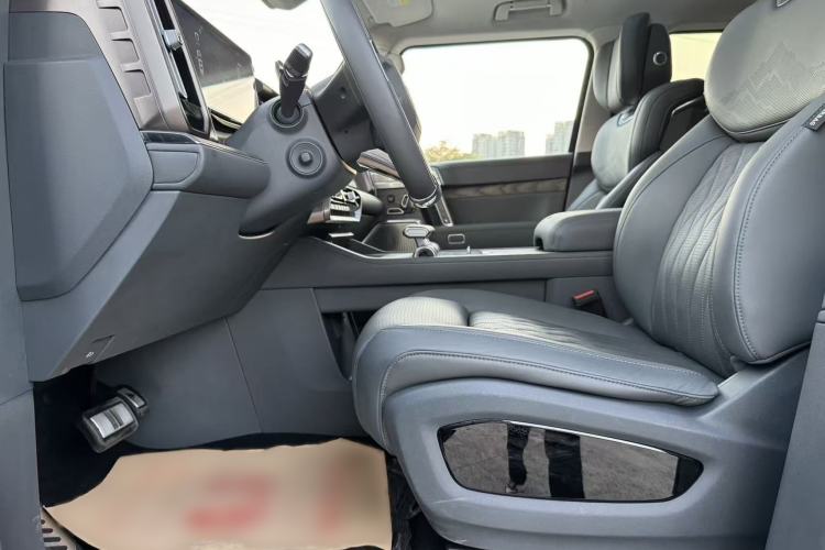 Used Brave warrior 917 2023 Range-Extended Base Model Interior 5