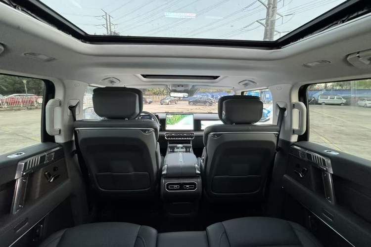 Used Brave warrior 917 2023 Range-Extended Base Model Interior 6
