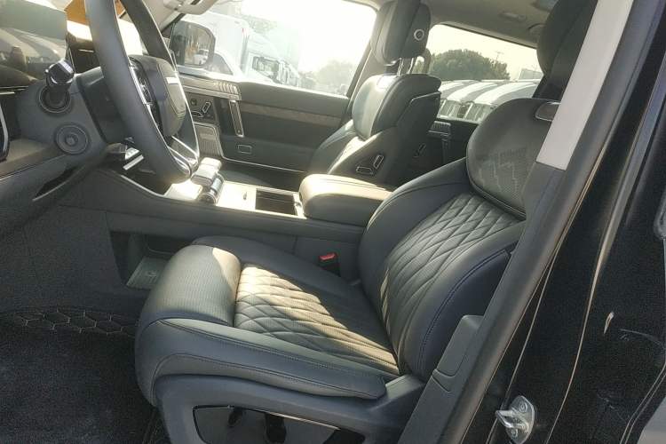 Used Brave warrior 917 2023 Range-Extended Base Model Left Front Seat