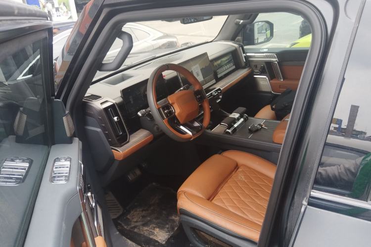 Used Brave warrior 917 2023 Range-Extended Base Model Left Front Seat