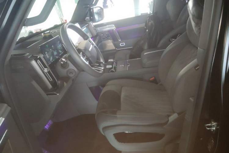 Used Brave warrior 917 2023 Range-Extended Base Model Left Front Seat