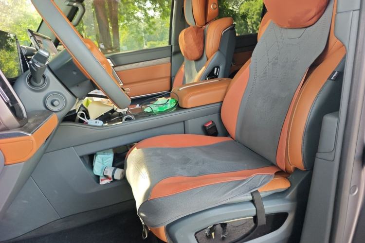 Used Brave warrior 917 2023 Range-Extended Base Model Left Front Seat