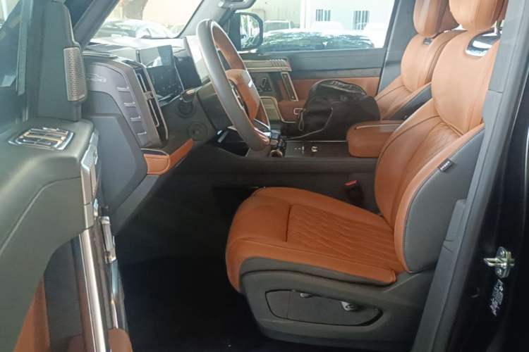 Used Brave warrior 917 2023 Range-Extended Base Model Left Front Seat