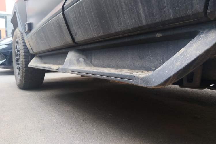 Used Brave warrior 917 2023 Range-Extended Base Model Left Side Sill