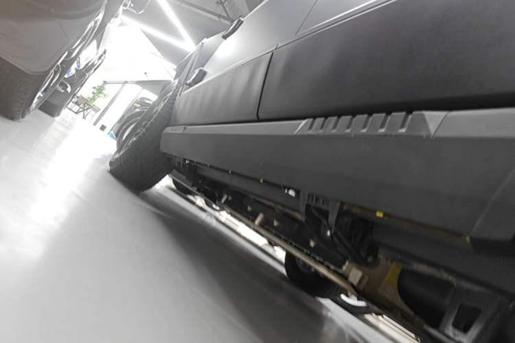 Used Brave warrior 917 2023 Range-Extended Founder Edition Left Side Sill