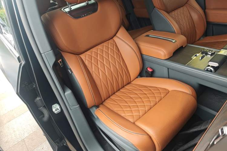 Used Brave warrior 917 2023 Range-Extended Base Model Right Front Seat
