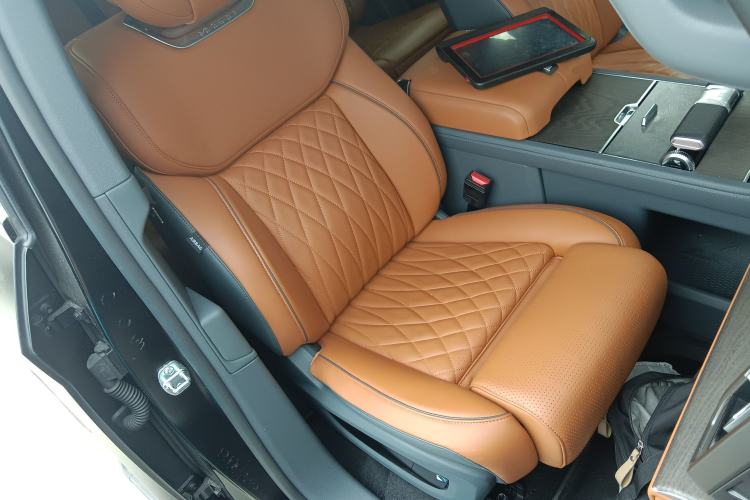 Used Brave warrior 917 2023 Range-Extended Base Model Right Front Seat