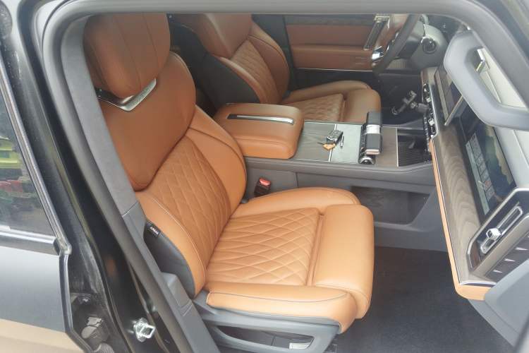 Used Brave warrior 917 2023 Range-Extended Base Model Right Front Seat