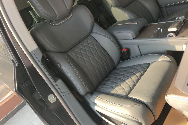 Used Brave warrior 917 2023 Range-Extended Base Model Right Front Seat