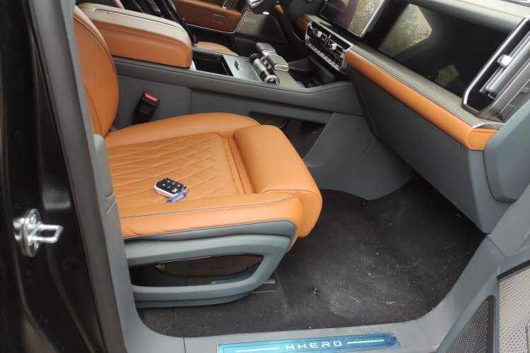 Used Brave warrior 917 2023 Range-Extended Base Model Right Front Seat