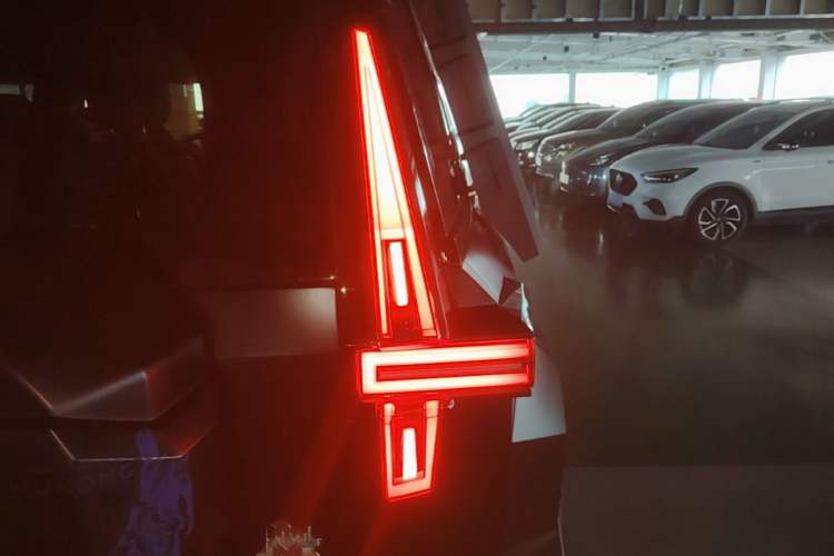 Used Brave warrior 917 2023 Range-Extended Base Model Right Rear Taillight
