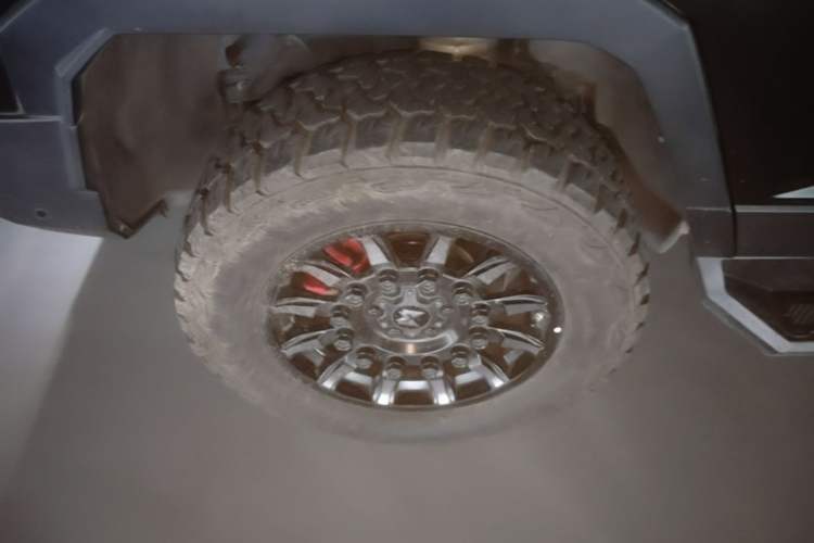 Used Brave warrior 917 2023 Range-Extended Base Model Right Rear Wheel Hub