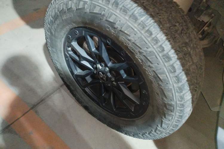 Used Brave warrior 917 2023 Range-Extended Base Model Right Rear Wheel Hub