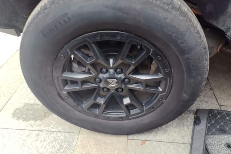 Used Brave warrior 917 2023 Range-Extended Base Model Right Rear Wheel Hub