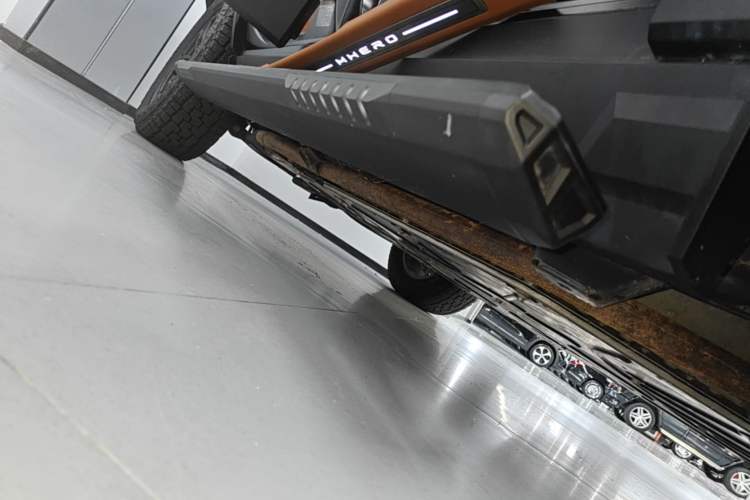 Used Brave warrior 917 2023 Range-Extended Founder Edition Right Side Sill